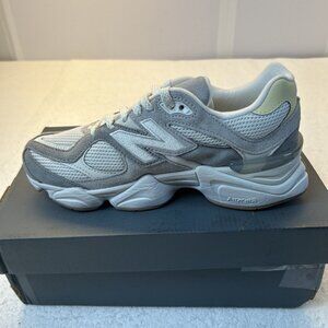 New Balance 9060 White Grey Sports Running Shoe Women SZ 6 New in Box